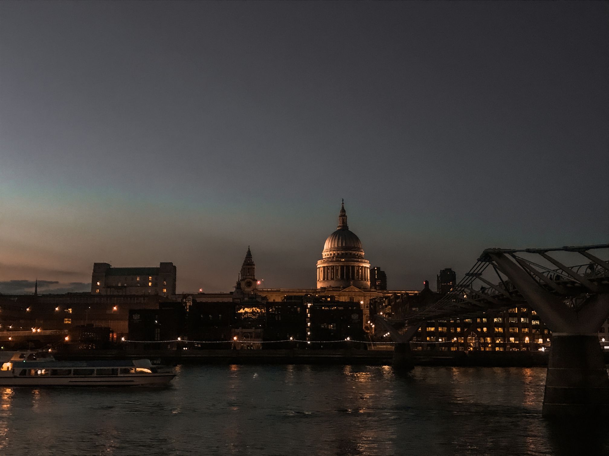 walk at night in London